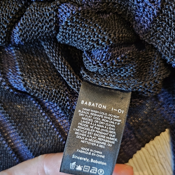 Aritzia Babaton Size XS Black Blue Striped Viscose Cropped Drop Shoulder Sweater - Picture 8 of 12